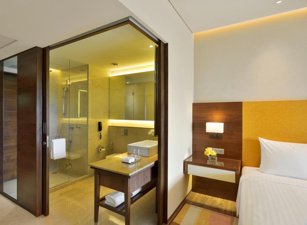Courtyard By Marriott Raipur Hotel Exterior photo
